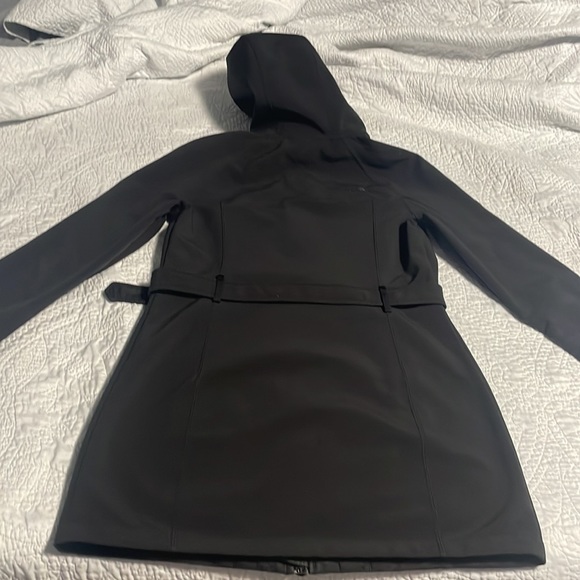 The North Face windbreaker/ rain jacket - Picture 6 of 7